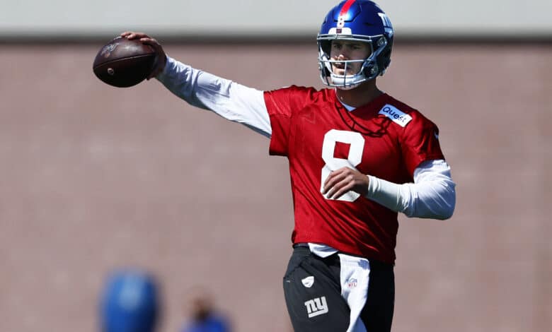 Daniel Jones #8 of the New York Giants