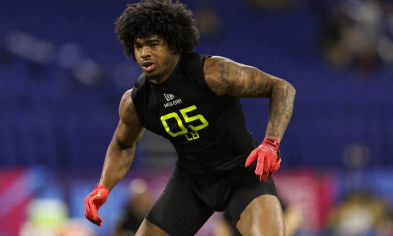 INDIANAPOLIS, INDIANA - FEBRUARY 27: Jihaad Campbell #LB05 of Alabama participates in a drill at Lucas Oil Stadium on February 27, 2025 in Indianapolis, Indiana.