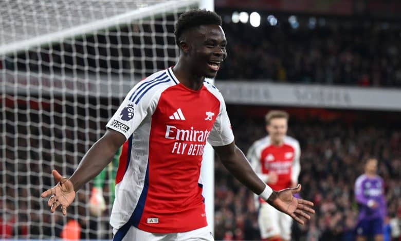 LONDON, ENGLAND - APRIL 01: Bukayo Saka of Arsenal celebrates after scoring during the Premier League match between Arsenal FC and Fulham FC at Emirates Stadium on April 01, 2025 in London, England.