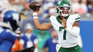 Justin Fields #7 of the New York Jets in action