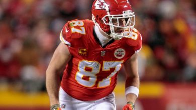 KANSAS CITY, MO - JANUARY 29: Kansas City Chiefs tight end Travis Kelce (87) readies for a play during the game against the Cincinnati Bengals on January 29th, 2023 at Arrowhead Stadium in Kansas City, Missouri.