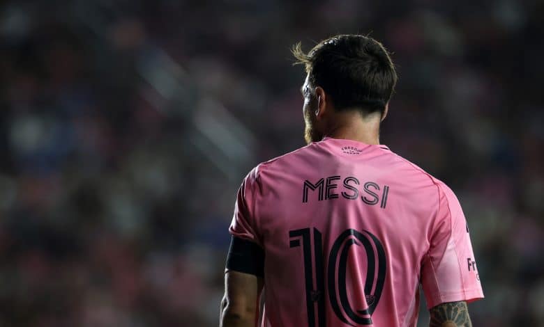 FORT LAUDERDALE, FLORIDA - OCTOBER 24: Lionel Messi #10 of Inter Miami CF looks on during the 2025 MLS Cup Playoff match between Inter Miami CF and Nashville SC at Chase Stadium on October 24, 2025 in Fort Lauderdale, Florida.